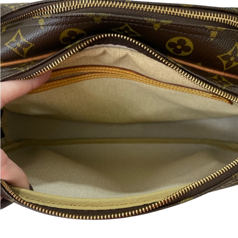 Louis Vuitton Monogram Reporter PM Bag - Picture 10 of 14